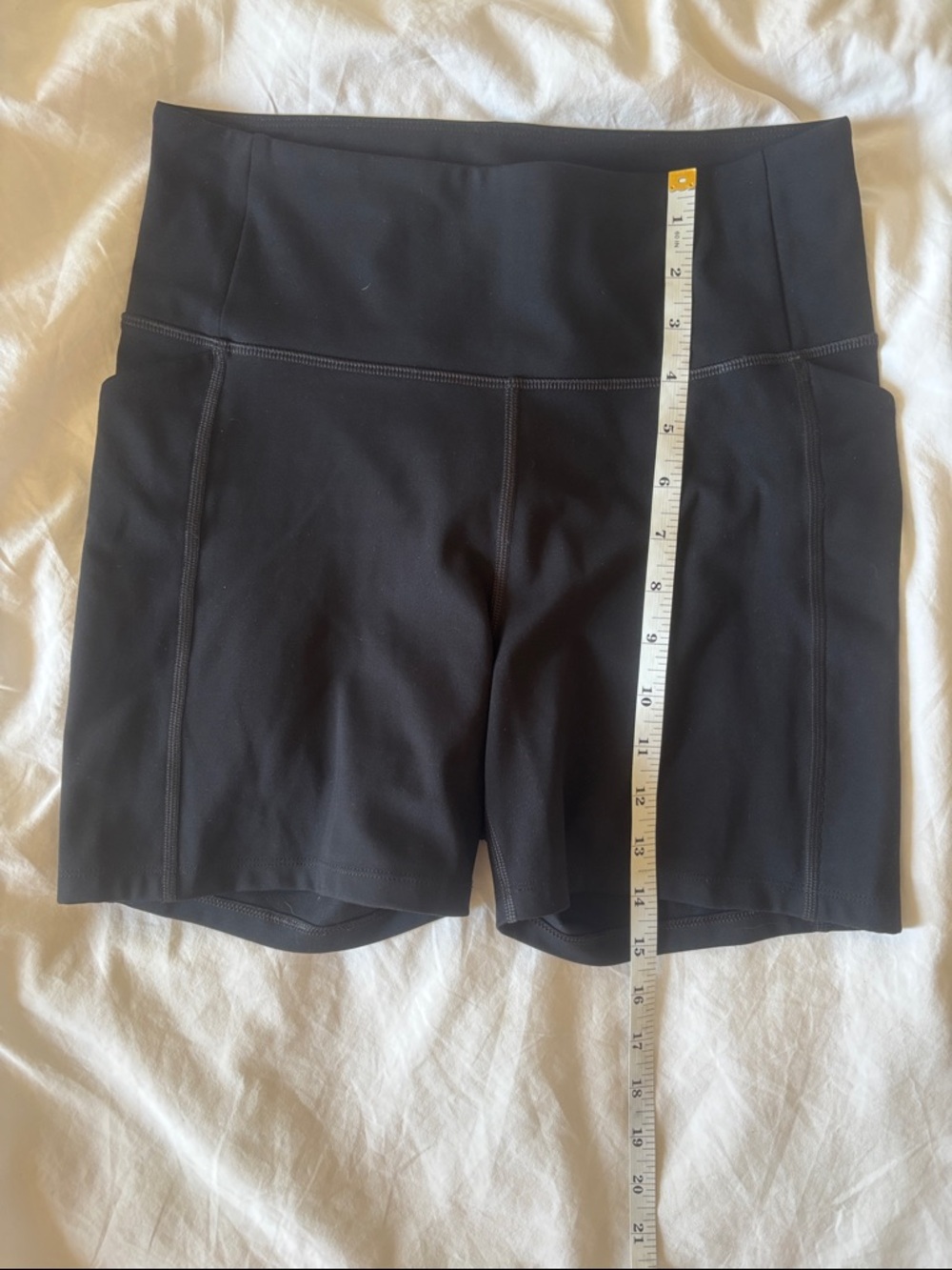 Girlfriend Collective Compressive Pocket Run Short, Black - Picture 4 of 7
